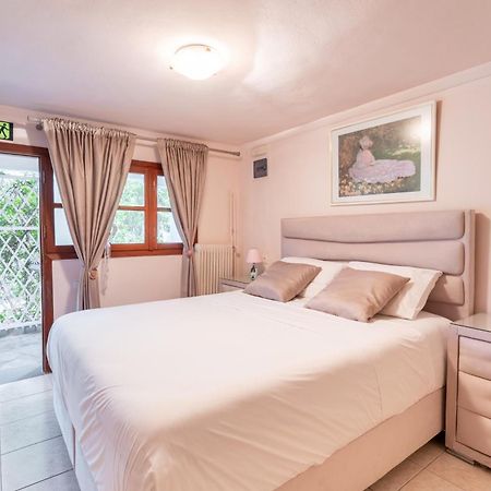 The House Of Gratitude - Poolside Retreat Villa Loutra Oraias Elenis Ngoại thất bức ảnh