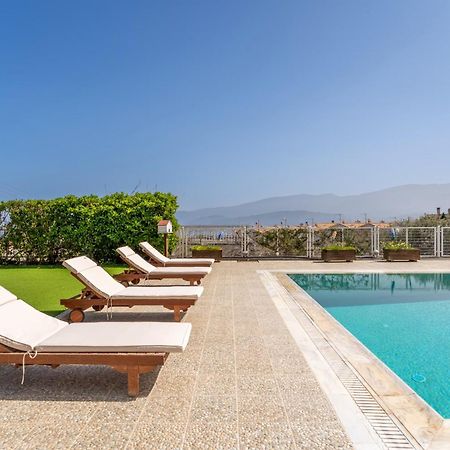 The House Of Gratitude - Poolside Retreat Villa Loutra Oraias Elenis Ngoại thất bức ảnh